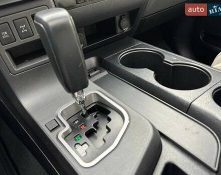Черный Тойота Секвойя, объемом двигателя 5.66 л и пробегом 114 тыс. км за 34990 $, фото 17 на Automoto.ua