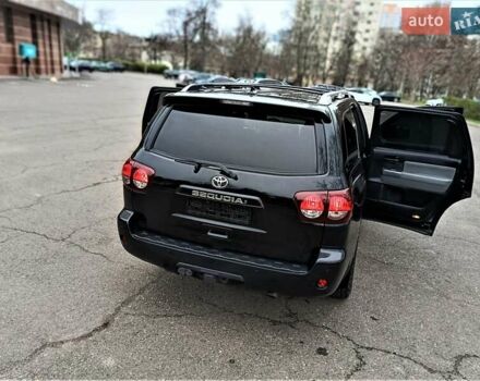 Черный Тойота Секвойя, объемом двигателя 5.66 л и пробегом 115 тыс. км за 39500 $, фото 33 на Automoto.ua