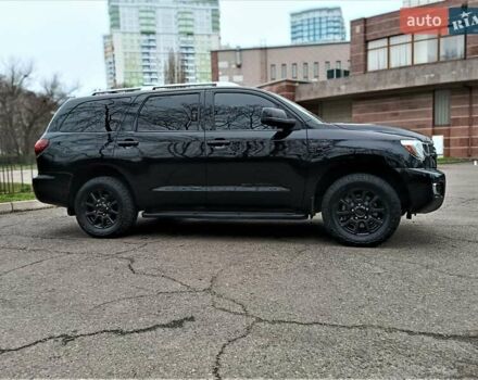 Черный Тойота Секвойя, объемом двигателя 5.66 л и пробегом 115 тыс. км за 39500 $, фото 9 на Automoto.ua