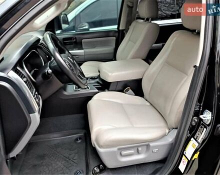 Черный Тойота Секвойя, объемом двигателя 5.66 л и пробегом 115 тыс. км за 39500 $, фото 36 на Automoto.ua