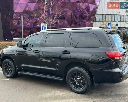Черный Тойота Секвойя, объемом двигателя 5.66 л и пробегом 114 тыс. км за 34990 $, фото 4 на Automoto.ua