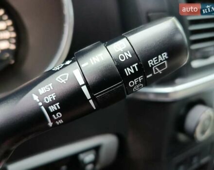 Черный Тойота Секвойя, объемом двигателя 5.66 л и пробегом 115 тыс. км за 39500 $, фото 50 на Automoto.ua