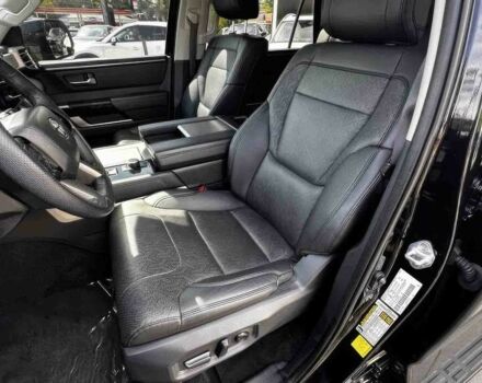 Чорний Тойота Секвойя, об'ємом двигуна 3.4 л та пробігом 18 тис. км за 42000 $, фото 7 на Automoto.ua