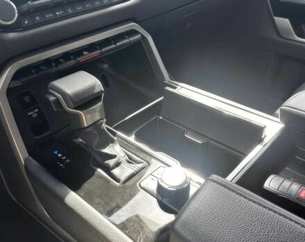 Чорний Тойота Секвойя, об'ємом двигуна 3.4 л та пробігом 18 тис. км за 42000 $, фото 10 на Automoto.ua