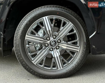 Черный Тойота Секвойя, объемом двигателя 3.5 л и пробегом 1 тыс. км за 150000 $, фото 32 на Automoto.ua