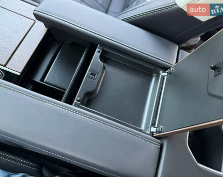 Черный Тойота Секвойя, объемом двигателя 3.5 л и пробегом 1 тыс. км за 150000 $, фото 82 на Automoto.ua