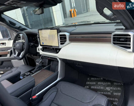 Черный Тойота Секвойя, объемом двигателя 3.5 л и пробегом 1 тыс. км за 150000 $, фото 47 на Automoto.ua