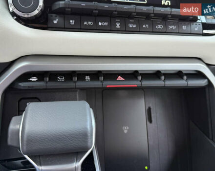 Черный Тойота Секвойя, объемом двигателя 3.5 л и пробегом 1 тыс. км за 150000 $, фото 80 на Automoto.ua