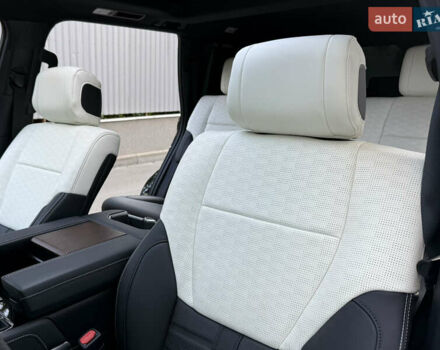 Черный Тойота Секвойя, объемом двигателя 3.5 л и пробегом 1 тыс. км за 150000 $, фото 42 на Automoto.ua