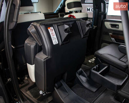 Черный Тойота Секвойя, объемом двигателя 3.45 л и пробегом 3 тыс. км за 145000 $, фото 43 на Automoto.ua