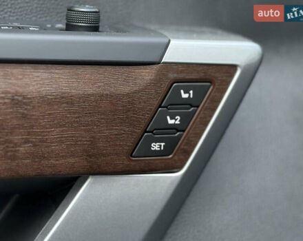 Черный Тойота Секвойя, объемом двигателя 3.5 л и пробегом 1 тыс. км за 150000 $, фото 58 на Automoto.ua