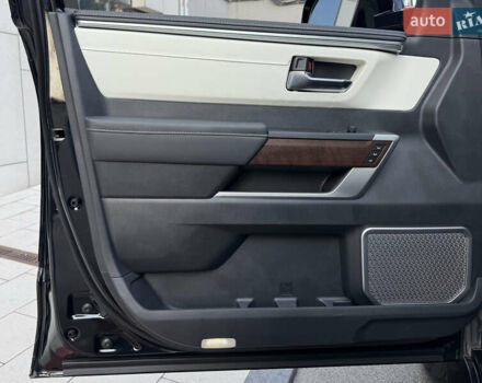 Черный Тойота Секвойя, объемом двигателя 3.5 л и пробегом 1 тыс. км за 150000 $, фото 56 на Automoto.ua