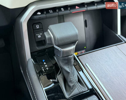 Черный Тойота Секвойя, объемом двигателя 3.5 л и пробегом 1 тыс. км за 150000 $, фото 77 на Automoto.ua