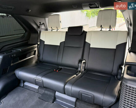 Черный Тойота Секвойя, объемом двигателя 3.5 л и пробегом 1 тыс. км за 150000 $, фото 53 на Automoto.ua