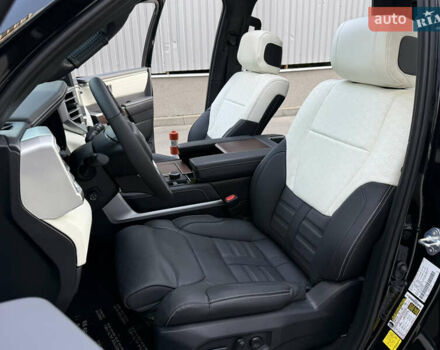 Черный Тойота Секвойя, объемом двигателя 3.5 л и пробегом 1 тыс. км за 150000 $, фото 41 на Automoto.ua