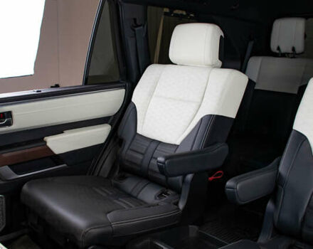 Черный Тойота Секвойя, объемом двигателя 3.45 л и пробегом 3 тыс. км за 145000 $, фото 39 на Automoto.ua