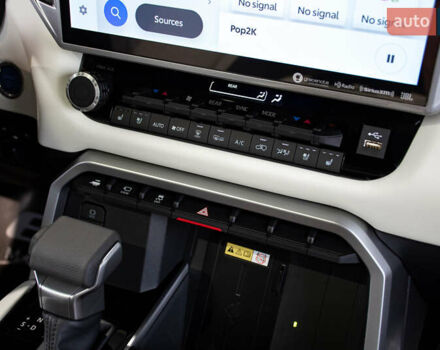 Черный Тойота Секвойя, объемом двигателя 3.45 л и пробегом 3 тыс. км за 145000 $, фото 28 на Automoto.ua