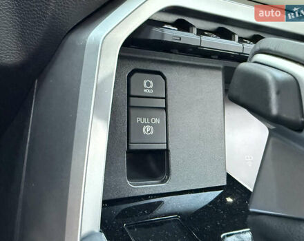 Черный Тойота Секвойя, объемом двигателя 3.5 л и пробегом 1 тыс. км за 150000 $, фото 83 на Automoto.ua