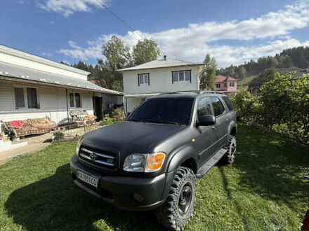 Черный Тойота Секвойя, объемом двигателя 4.7 л и пробегом 290 тыс. км за 15000 $, фото 1 на Automoto.ua
