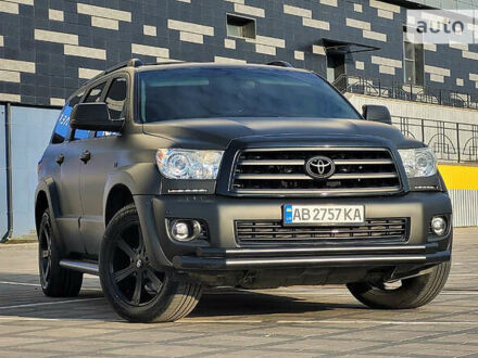 Черный Тойота Секвойя, объемом двигателя 5.6 л и пробегом 250 тыс. км за 32999 $, фото 1 на Automoto.ua