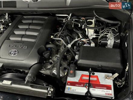 Тойота Секвойя 2014 у Києві на Automoto.ua Чорний Тойота Секвойя, об'ємом двигуна 5.66 л та пробігом 143 тис. км за 29900 $, фото 1 на Automoto.ua