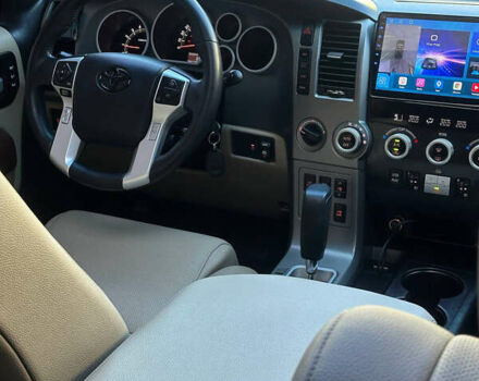 Чорний Тойота Секвойя, об'ємом двигуна 5.7 л та пробігом 105 тис. км за 42000 $, фото 1 на Automoto.ua