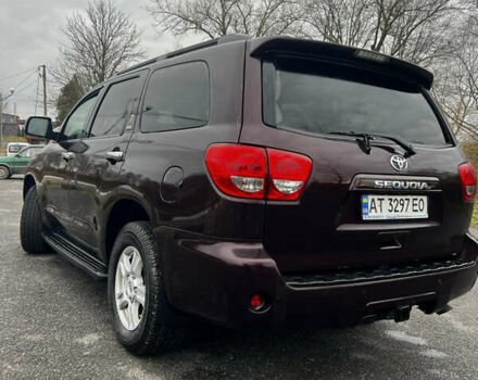 Фіолетовий Тойота Секвойя, об'ємом двигуна 4.61 л та пробігом 196 тис. км за 19000 $, фото 5 на Automoto.ua