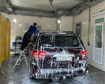 Фиолетовый Тойота Секвойя, объемом двигателя 5.7 л и пробегом 170 тыс. км за 29800 $, фото 63 на Automoto.ua