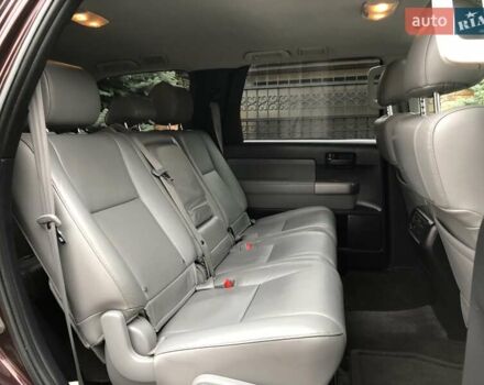 Фиолетовый Тойота Секвойя, объемом двигателя 5.7 л и пробегом 170 тыс. км за 29800 $, фото 24 на Automoto.ua