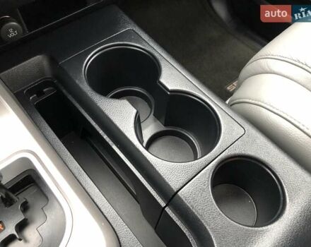 Фиолетовый Тойота Секвойя, объемом двигателя 5.7 л и пробегом 170 тыс. км за 29800 $, фото 45 на Automoto.ua