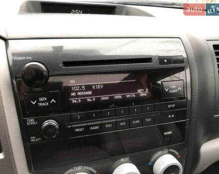 Фиолетовый Тойота Секвойя, объемом двигателя 5.7 л и пробегом 170 тыс. км за 29800 $, фото 51 на Automoto.ua