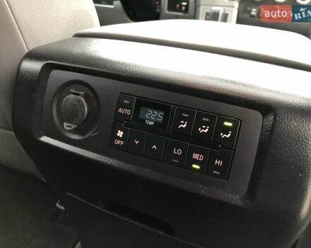 Фиолетовый Тойота Секвойя, объемом двигателя 5.7 л и пробегом 170 тыс. км за 29800 $, фото 26 на Automoto.ua