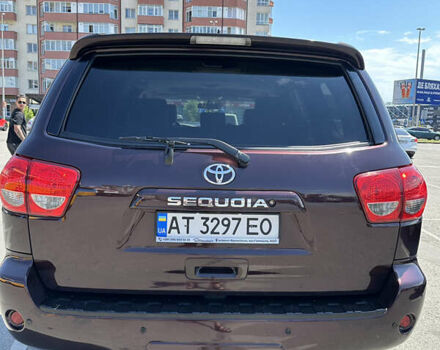 Фиолетовый Тойота Секвойя, объемом двигателя 4.61 л и пробегом 194 тыс. км за 19900 $, фото 5 на Automoto.ua