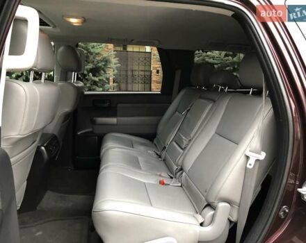 Фиолетовый Тойота Секвойя, объемом двигателя 5.7 л и пробегом 170 тыс. км за 29800 $, фото 38 на Automoto.ua