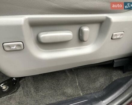 Фиолетовый Тойота Секвойя, объемом двигателя 5.7 л и пробегом 170 тыс. км за 29800 $, фото 42 на Automoto.ua