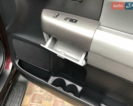 Фиолетовый Тойота Секвойя, объемом двигателя 5.7 л и пробегом 170 тыс. км за 29800 $, фото 20 на Automoto.ua