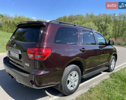 Фиолетовый Тойота Секвойя, объемом двигателя 5.7 л и пробегом 170 тыс. км за 29800 $, фото 3 на Automoto.ua