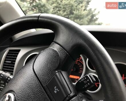 Фиолетовый Тойота Секвойя, объемом двигателя 5.7 л и пробегом 170 тыс. км за 29800 $, фото 56 на Automoto.ua