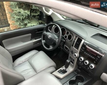 Фиолетовый Тойота Секвойя, объемом двигателя 5.7 л и пробегом 170 тыс. км за 29800 $, фото 61 на Automoto.ua