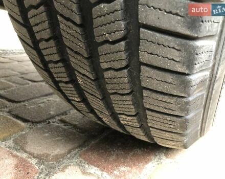 Фиолетовый Тойота Секвойя, объемом двигателя 5.7 л и пробегом 170 тыс. км за 29800 $, фото 16 на Automoto.ua