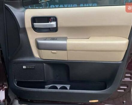 Фіолетовий Тойота Секвойя, об'ємом двигуна 5.66 л та пробігом 360 тис. км за 22000 $, фото 35 на Automoto.ua