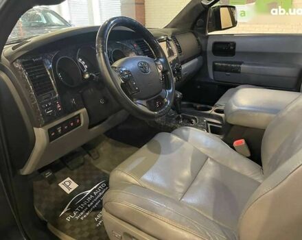 Тойота Секвойя, об'ємом двигуна 0 л та пробігом 200 тис. км за 30000 $, фото 6 на Automoto.ua