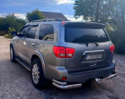 Тойота Секвойя, объемом двигателя 5.6 л и пробегом 200 тыс. км за 24000 $, фото 2 на Automoto.ua