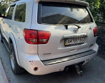 Тойота Секвойя, объемом двигателя 5.7 л и пробегом 375 тыс. км за 23500 $, фото 2 на Automoto.ua