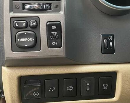 Тойота Секвойя, объемом двигателя 0 л и пробегом 360 тыс. км за 22500 $, фото 21 на Automoto.ua