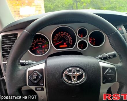 Тойота Секвойя, об'ємом двигуна 5.7 л та пробігом 250 тис. км за 29000 $, фото 9 на Automoto.ua