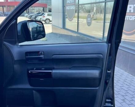 Тойота Секвойя, объемом двигателя 5.7 л и пробегом 118 тыс. км за 55000 $, фото 20 на Automoto.ua