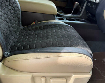 Тойота Секвойя, объемом двигателя 5.7 л и пробегом 130 тыс. км за 43700 $, фото 18 на Automoto.ua