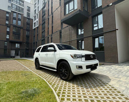 Тойота Секвойя, объемом двигателя 5.7 л и пробегом 130 тыс. км за 43700 $, фото 2 на Automoto.ua