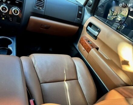 Тойота Секвойя, объемом двигателя 0 л и пробегом 82 тыс. км за 63900 $, фото 22 на Automoto.ua
